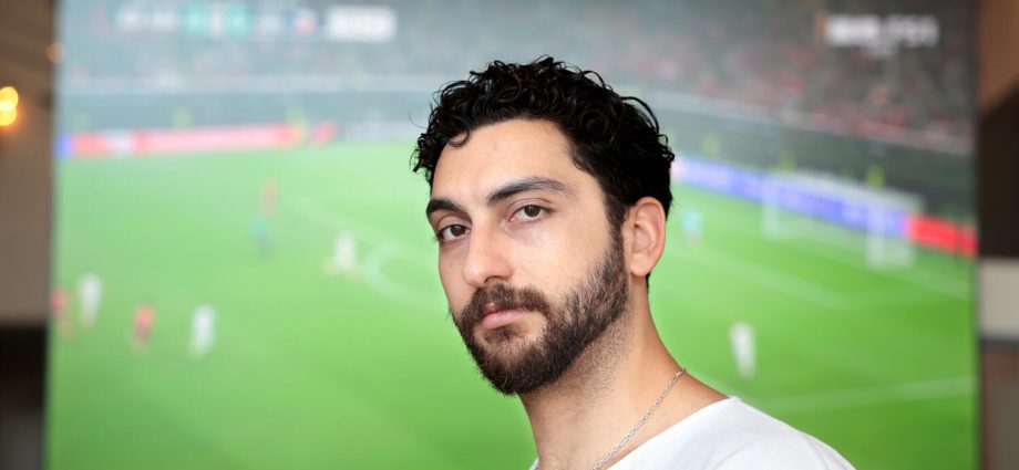 with-iran-set-for-world-cup-match-at-sofi,-la.-iranians-see-glimmers-of-unity