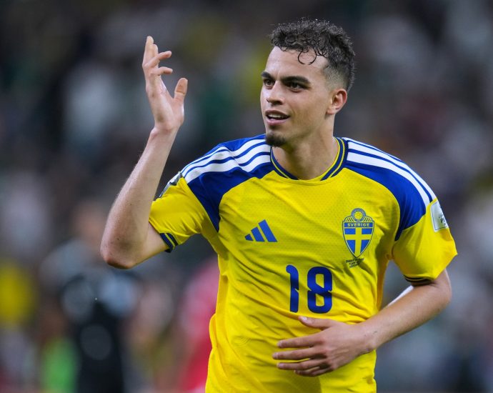 sweden-beat-tunisia-5-1-in-strong-start-to-world-cup