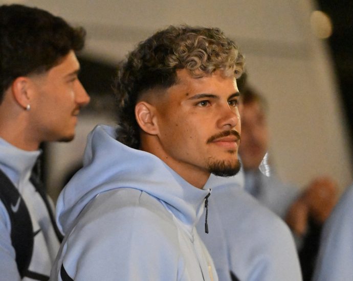 uruguay-squad-lands-in-us-after-flight-delay-ahead-of-world-cup-opener