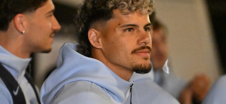 uruguay-squad-lands-in-us-after-flight-delay-ahead-of-world-cup-opener