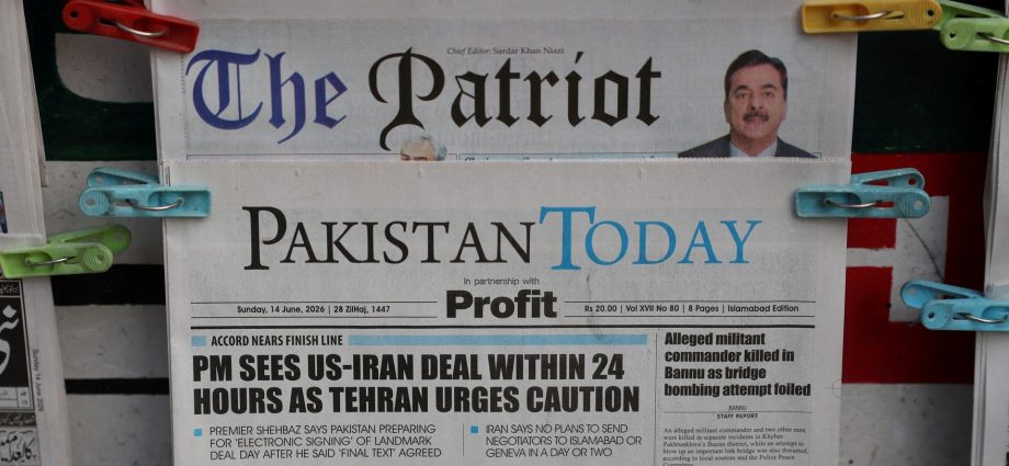 us,-iran-agree-to-peace-deal,-ending-more-than-100-days-of-fighting