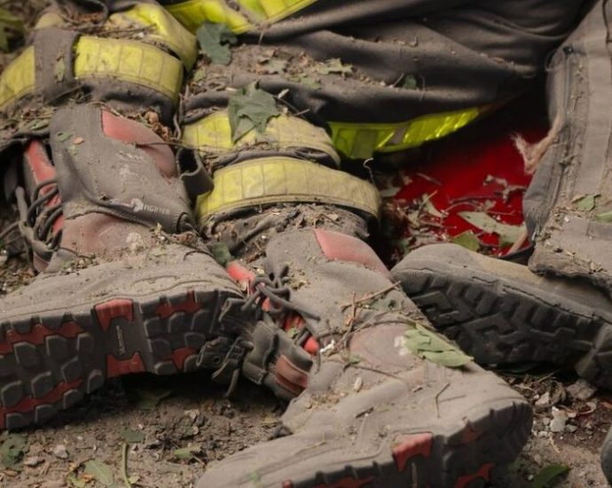 russia-kills-four-firefighters-in-kharkiv-hitting-the-same-spot-twice-in-one-night