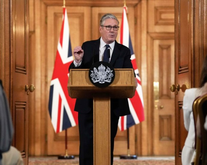 uk-announces-social-media-ban-for-under-16s