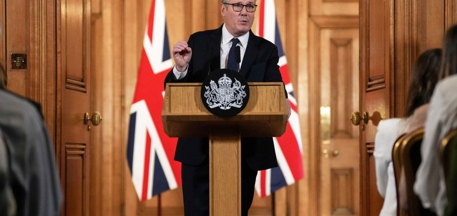 uk-announces-social-media-ban-for-under-16s