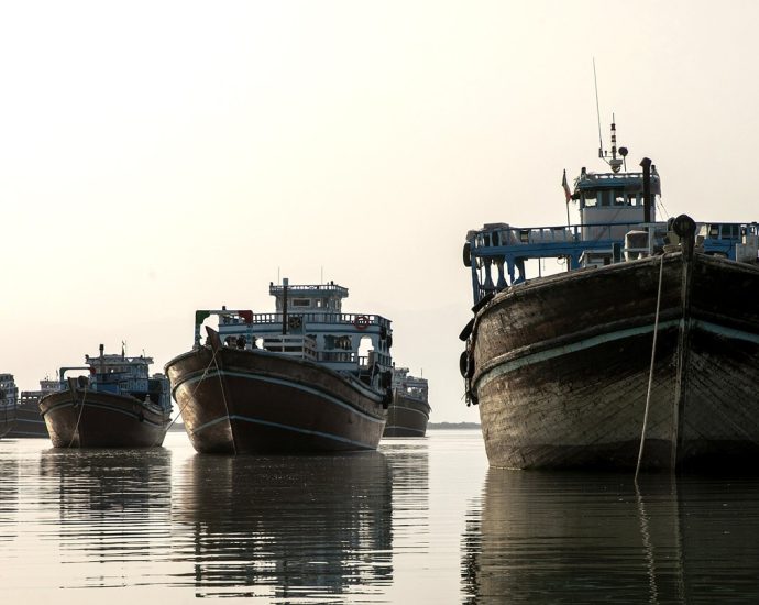 us-and-iran-reach-framework-deal-to-end-war,-reopen-hormuz