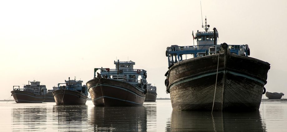 us-and-iran-reach-framework-deal-to-end-war,-reopen-hormuz