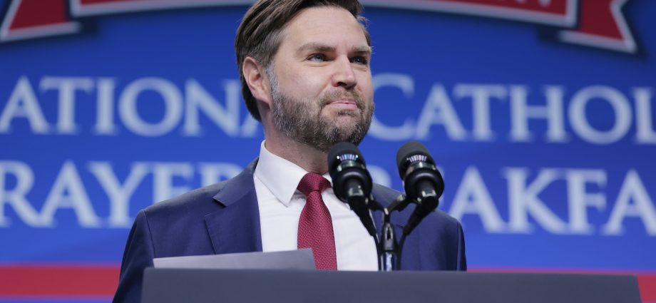 jd-vance’s-sad-book-tour-shows-why-his-2028-hopes-are-fading