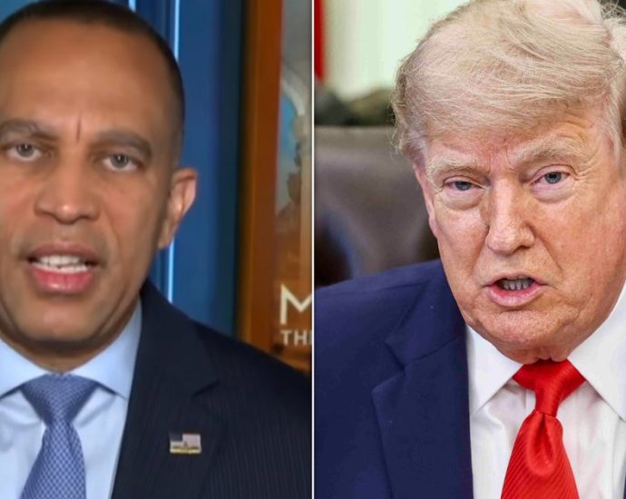 hakeem-jeffries-says-democrats-haven’t-‘ruled-out’-impeaching-the-traitor-if-they-take-back-the-house