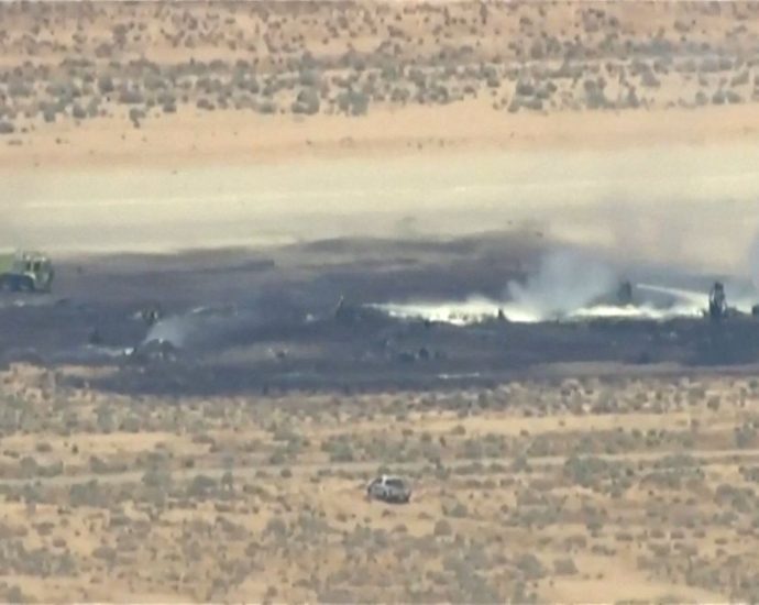us-air-force-b-52-crashes-in-california