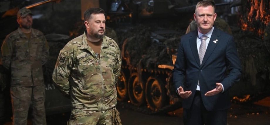 latvia’s-defense-minister-brings-14-british-made-combat-vehicles-to-ukraine’s-frontline-“from-box”