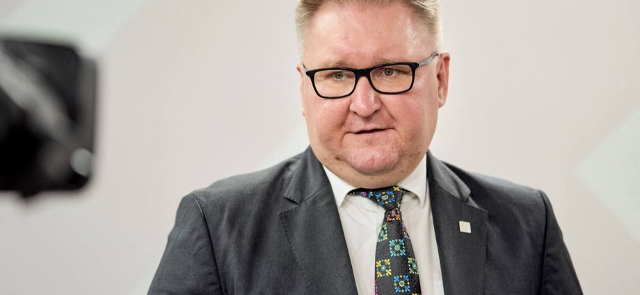 ukraine-starts-negotiations-to-join-eu