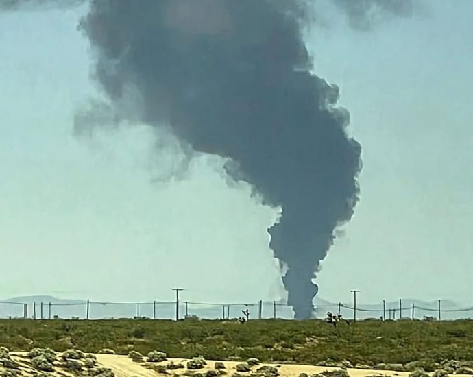 eight-killed-in-us-air-force-b-52-bomber-crash-in-california