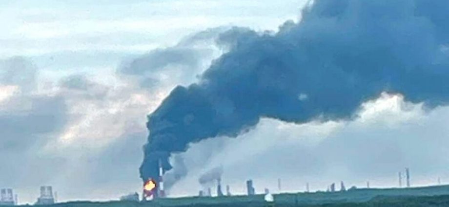 fuel-shortages-reach-moscow-and-st.-petersburg-as-ukraine’s-strikes-squeeze-russian-refining