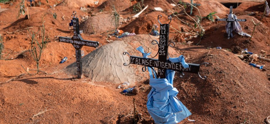 red-cross-warns-ebola-outbreak-in-drc-not-yet-peaked,-could-last-a-year