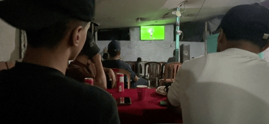gaza’s-football-fans-follow-world-cup-matches-despite-hardships