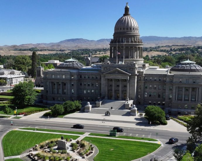 no-criminal-charges-for-transgender-people-using-idaho-public-restrooms