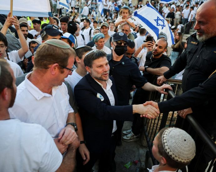 smotrich-says-israel-taking-control-of-hebron