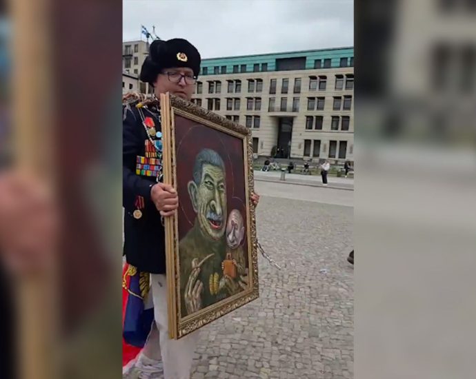 russian-artist-and-outspoken-putin-critic-shot-dead-days-after-protest