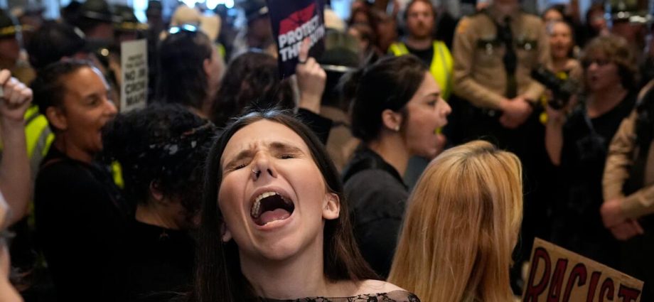 barabak:-gerrymanders,-judges-and-an-alley-oop:-a-look-at-the-midterm-fight-for-control-of-congress