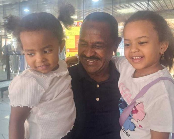 al-jazeera-journalist-reunited-with-family-in-khartoum-after-years-of-war