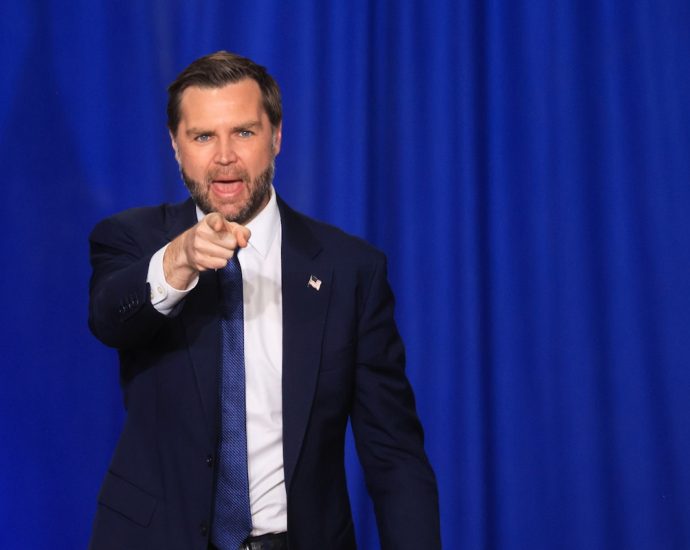 everyone-hates-jd-vance’s-new-book