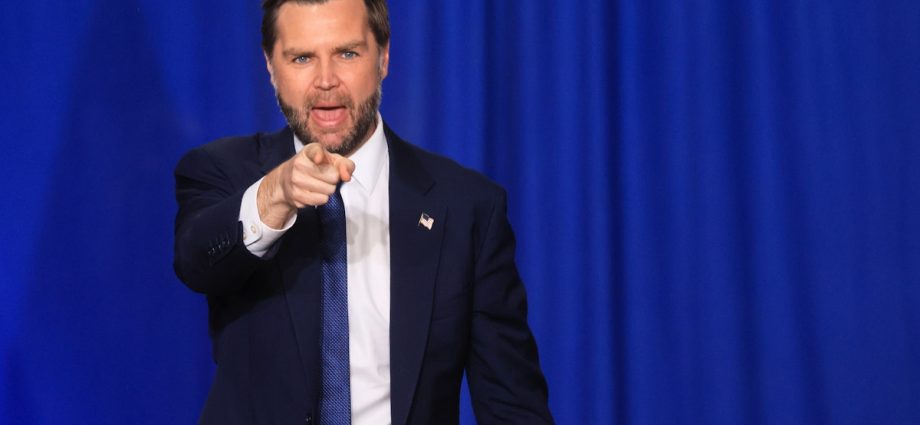 everyone-hates-jd-vance’s-new-book
