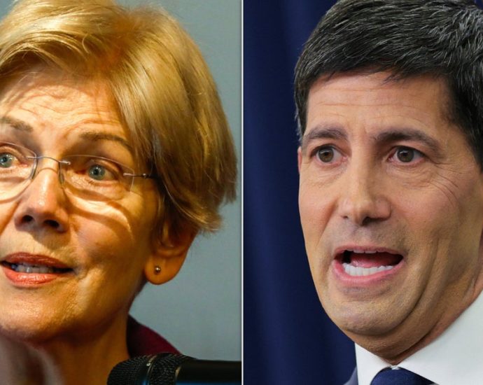 elizabeth-warren-takes-pity-on-the-traitor’s-handpicked-fed-chair-and-economic-mess-he’s-inherited