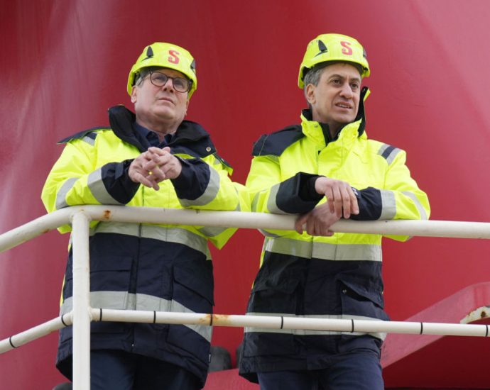 Stamer overrules Miliband on electric car sales targets as he looks to appease automotive industry