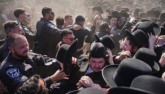 mass-protest-by-ultra-orthodox-jews-in-israel-over-army-conscription