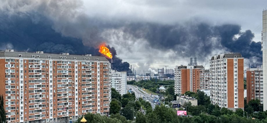 moscow-refinery-ablaze-as-ukraine-launches-biggest-attack-on-russian-capital-in-years