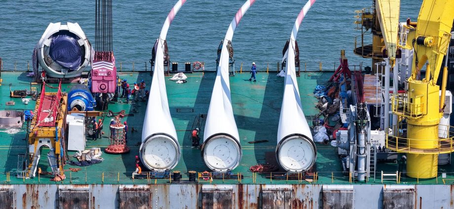 white-house-buys-out-more-offshore-wind-leases,-bringing-total-cost-to-$2.5-billion