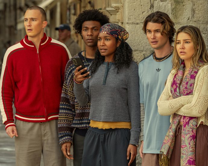 ‘outer-banks’-final-season-gives-fans-an-emotional-first-look
