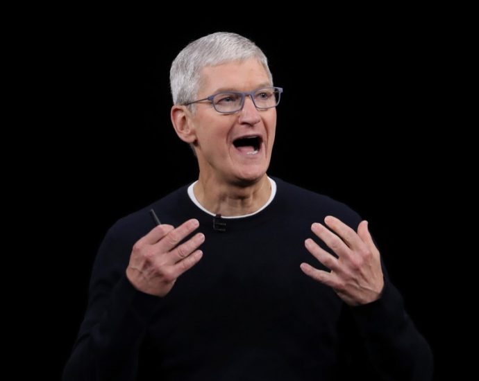 apple-ceo-says-price-increases-are-‘unavoidable’