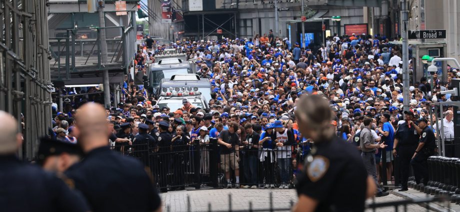 knicks-celebrate-championship-with-ny-parade-and-a-visit-to-the-white-house