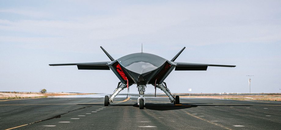 why-boeing’s-mq-28-ghost-bat-just-gatecrashed-the-us-air-force’s-next-big-drone-decision