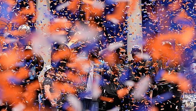 knicks-revel-in-nba-victory-parade-as-thousands-of-fans-fill-new-york’s-streets