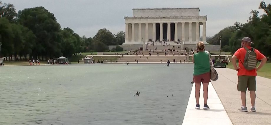 paint-peeling-after-$14-million-memorial-pool-renovation