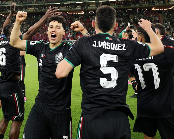 mexico-se-roba-los-reflectores-del-mundial-y-es-el-primer-equipo-en-la-siguiente-ronda