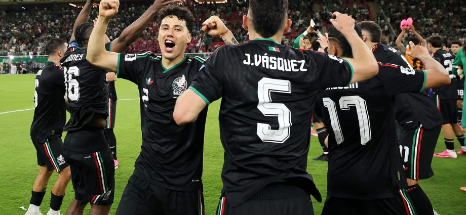 mexico-se-roba-los-reflectores-del-mundial-y-es-el-primer-equipo-en-la-siguiente-ronda