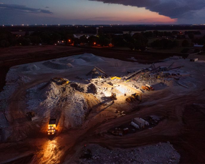 alabama-limestone-quarry-settles-lawsuit-over-dust,-noise