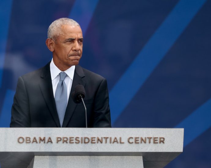 obama-repeatedly-takes-shots-at-the-traitor-in-historic-library-speech