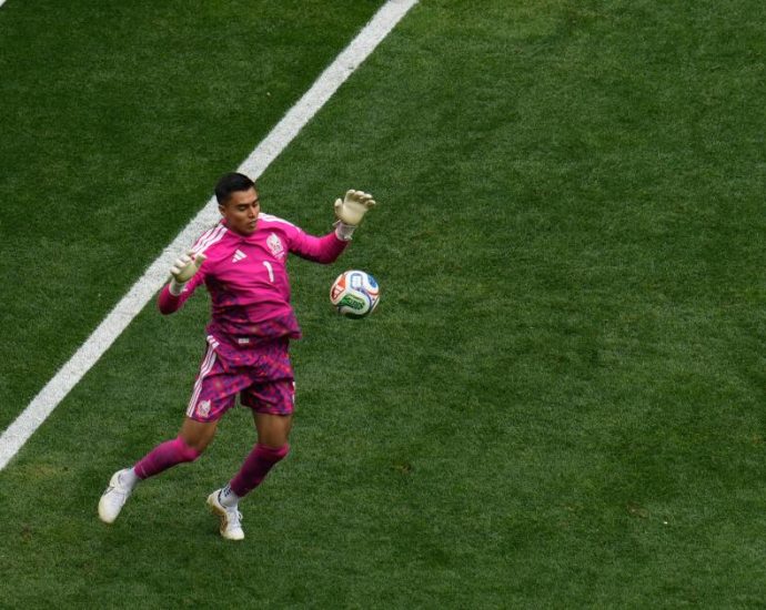 mexico-hopes-to-put-nerves-behind-it-against-south-korea-in-key-world-cup-match