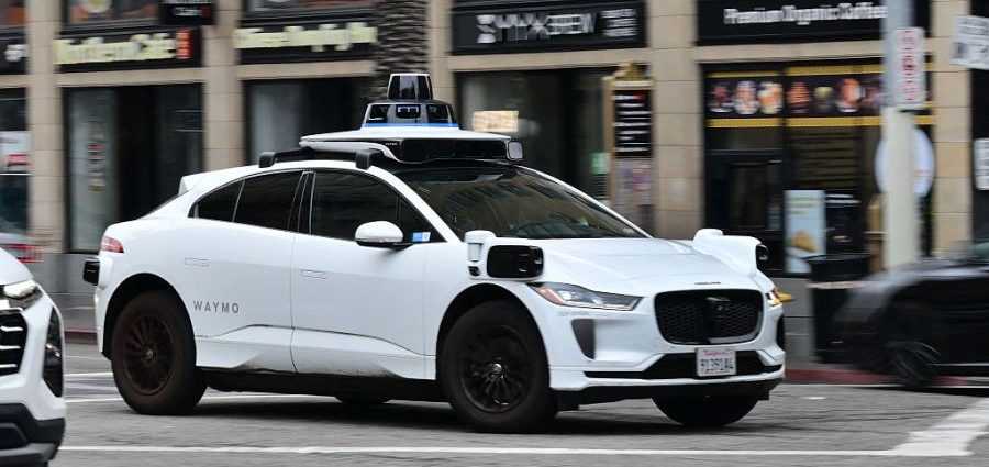 waymo-recalls-nearly-3.9k-robotaxis-after-construction-zone-incidents