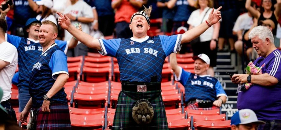 delta-embraces-tartan-army-with-free-priority-boarding-in-boston