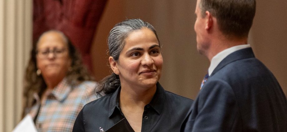 Democrats Wahab, Hernandez advance in California special election to finish Swalwell’s term