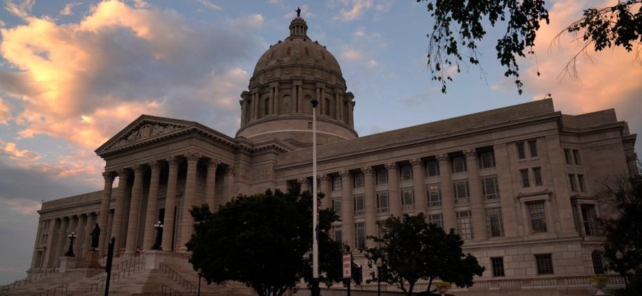 missouri-judge-rules-state-abortion-laws-violate-voter-approved-constitutional-amendment