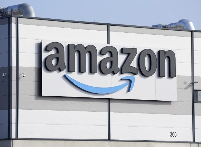 amazon-investigates-engineers-who-spoke-against-ai-data-center-boom