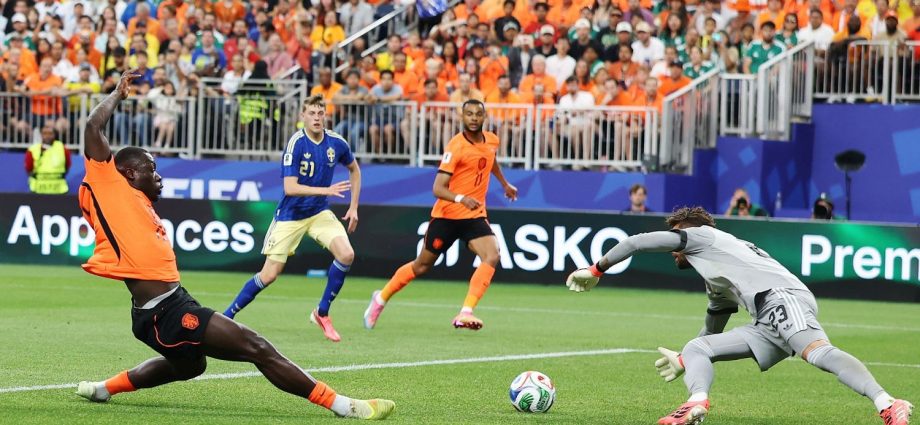 doblete-de-brian-brobbey-para-el-2-0-de-paises-bajos-que-juega-un-futbol-total-sorprendente