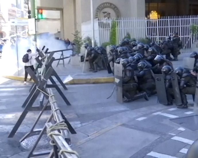 bolivia-declares-state-of-emergency-to-clear-protest-blockades