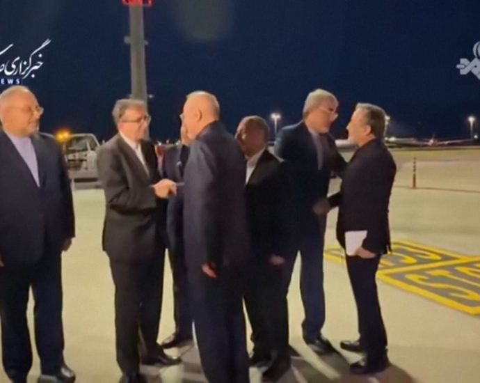 iranian-delegation-arrives-in-switzerland-for-us-peace-talks